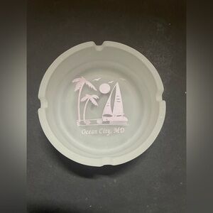 Vintage Frosted Glass Ocean City MD Tourist Ashtray